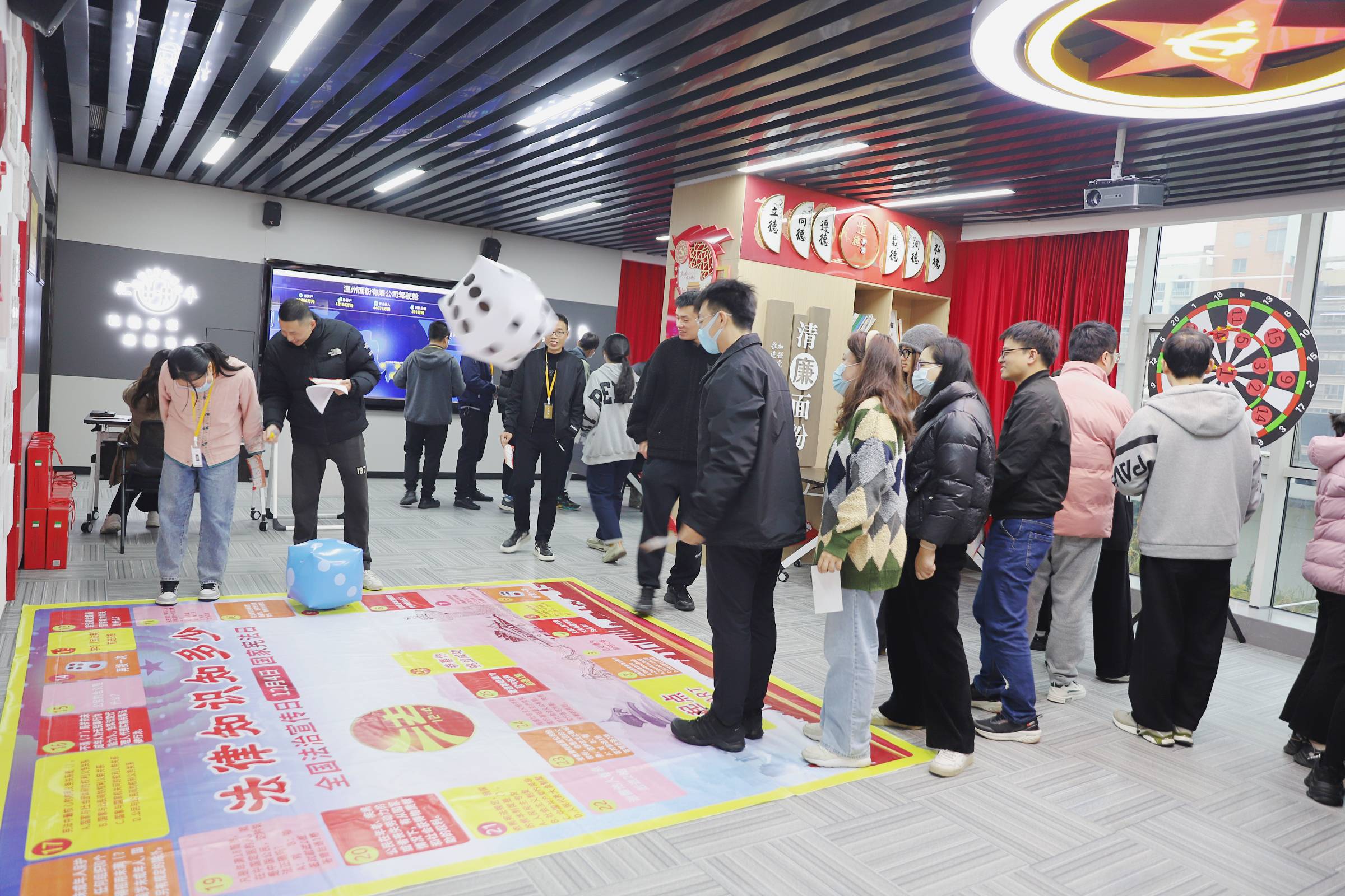 1701737035701045922.jpg 1701737035701045922.jpg