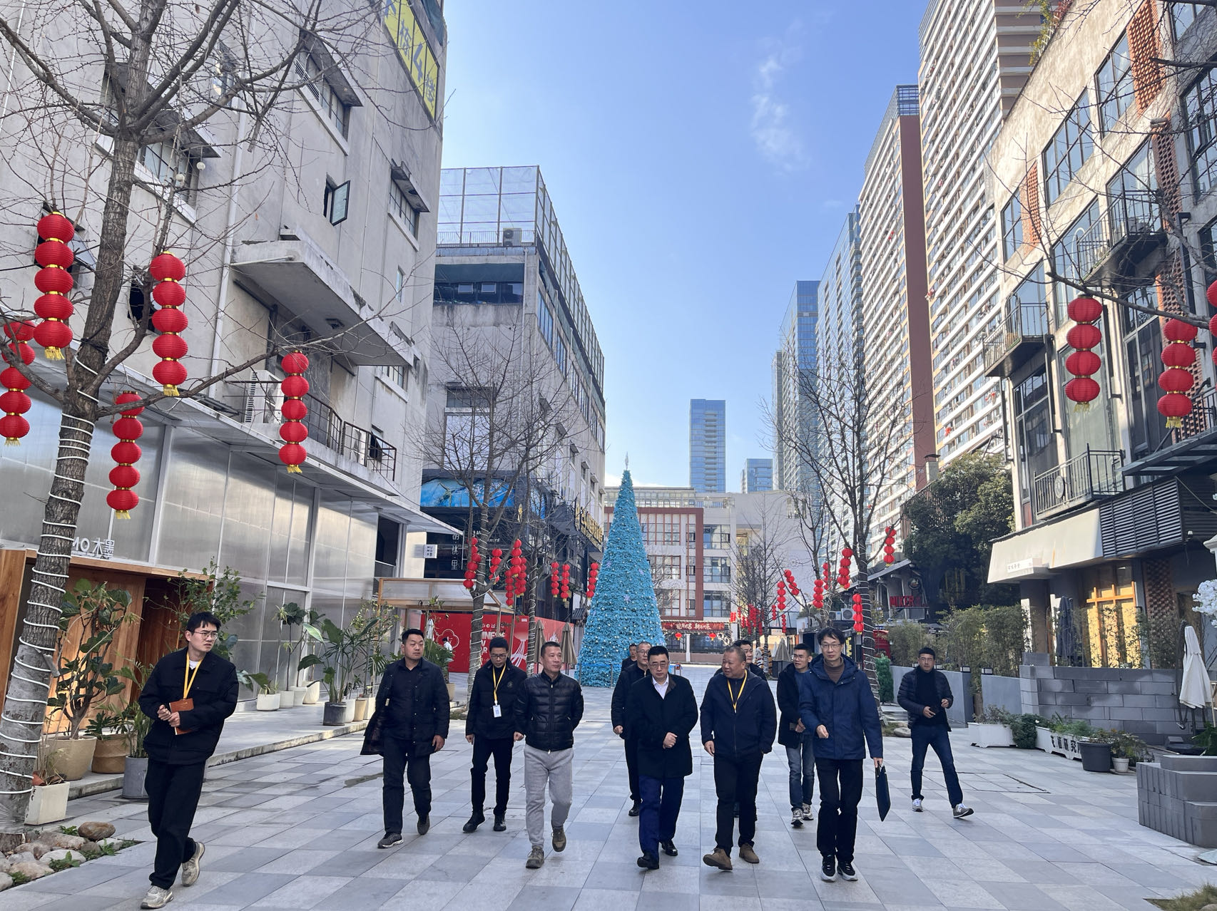 市國資委黨委書記、主任包光許赴面粉公司所屬米房物業(yè)督導(dǎo)檢查節(jié)前安全生產(chǎn)工作